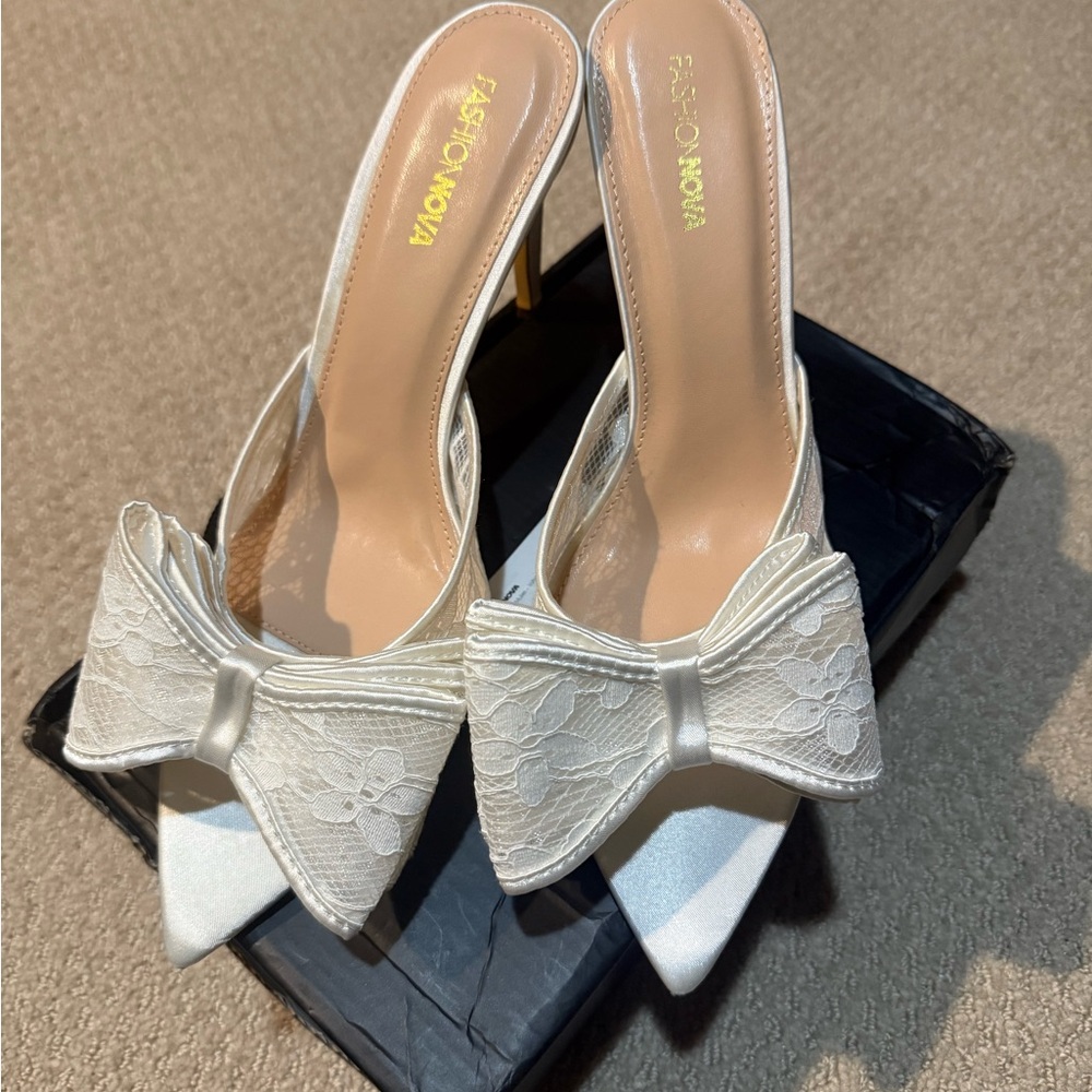 Fashion Nova Cream Bow Heels